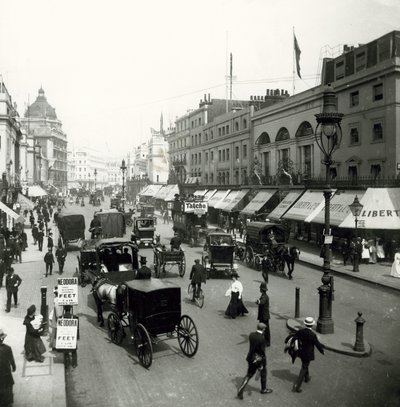 Liberty und Co, Regent Street, London von English Photographer